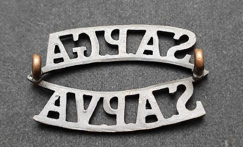 **RARE: Post-1921 South African Permanent Garrison Artillery Shoulder Title w/ Lugs x1 **