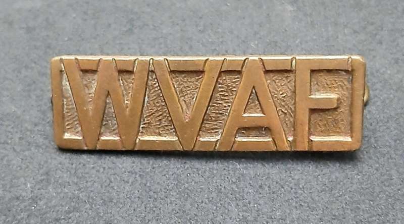 **RARE: WW2 Southern Rhodesia Women`s Volunteer Auxiliary Force Shoulder Title w/ Pin**