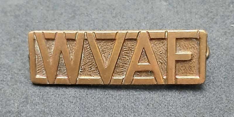 **RARE: WW2 Southern Rhodesia Women`s Volunteer Auxiliary Force Shoulder Title w/ Pin**