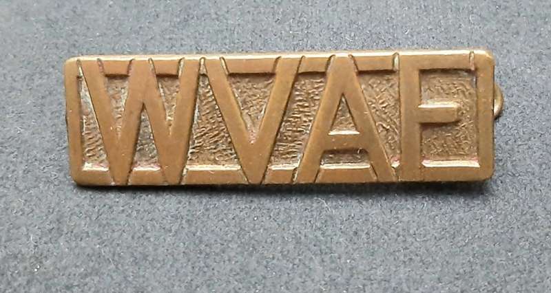 **RARE: WW2 Southern Rhodesia Women`s Volunteer Auxiliary Force Shoulder Title w/ Pin**