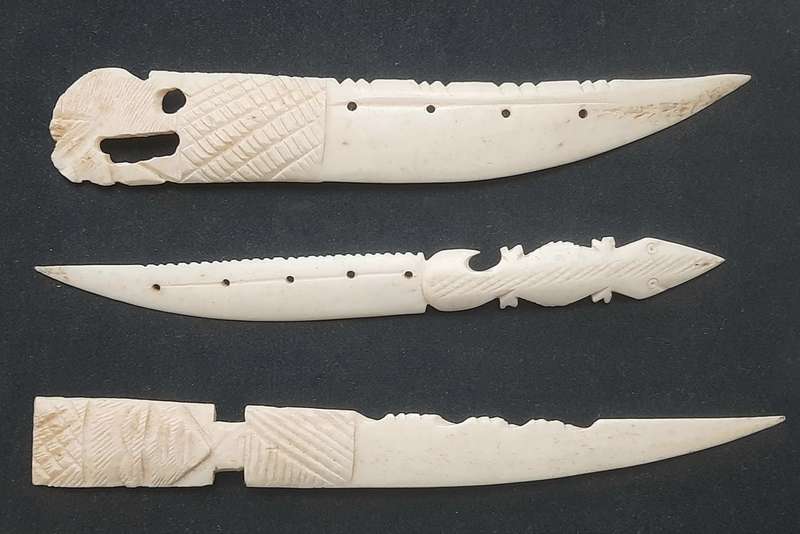 **Lot Mid-20th Century: South African Tribal Carved Bone Letter Openers x3 (16cm).**