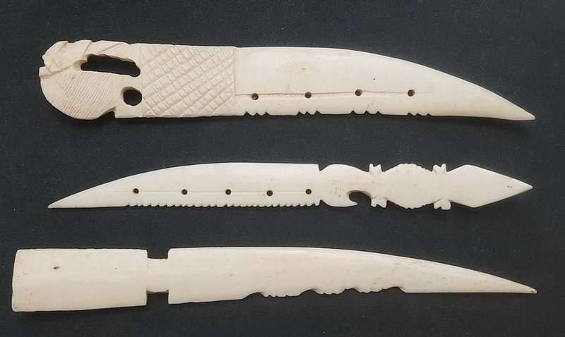 **Lot Mid-20th Century: South African Tribal Carved Bone Letter Openers x3 (16cm).**