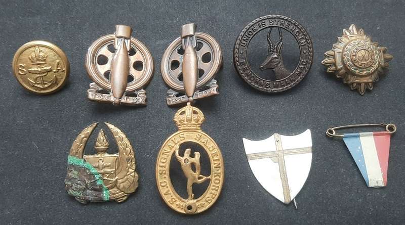 **WW2 Lot : South African Military Insignia x 8 Pcs **