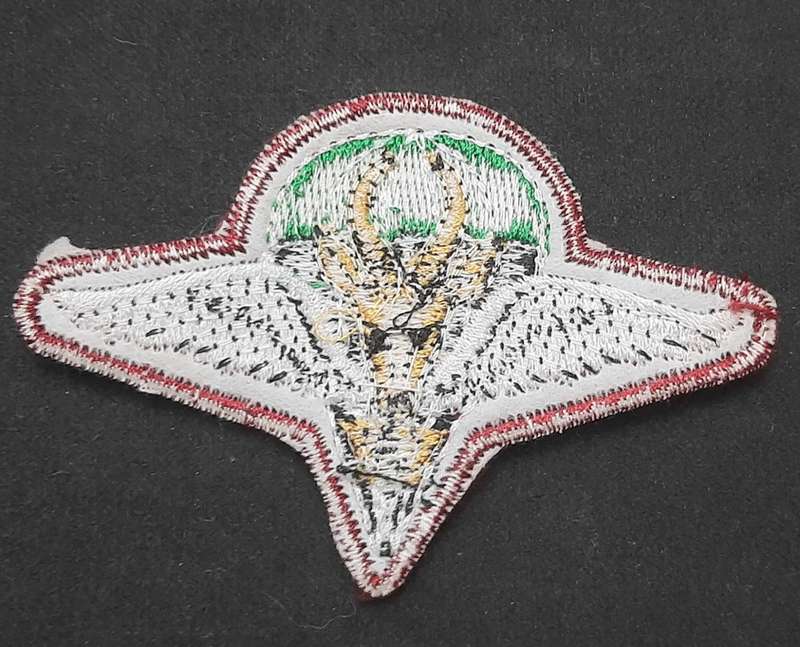 **Border War : 1980s SADF 1 Parachute Battalion Embroidered Beret Badge (Unused).**