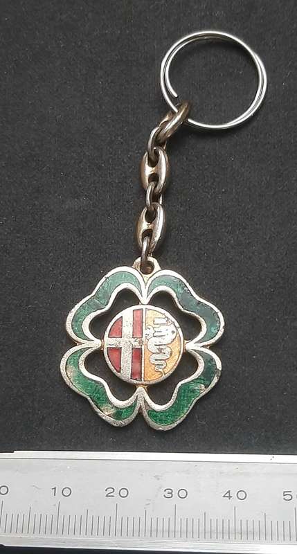 **RARE: 1980s Alfa-Romeo Enamel Inlay Automobile Key-Ring (USED).**