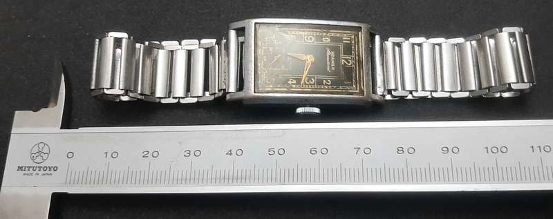 **WW2 : 1940s Roamer 'Standard ' Swiss 15 Jewel Tank Watch w/ Bonklip Bracelet ( TESTED).**