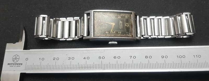 **WW2 : 1940s Roamer 'Standard ' Swiss 15 Jewel Tank Watch w/ Bonklip Bracelet ( TESTED).**