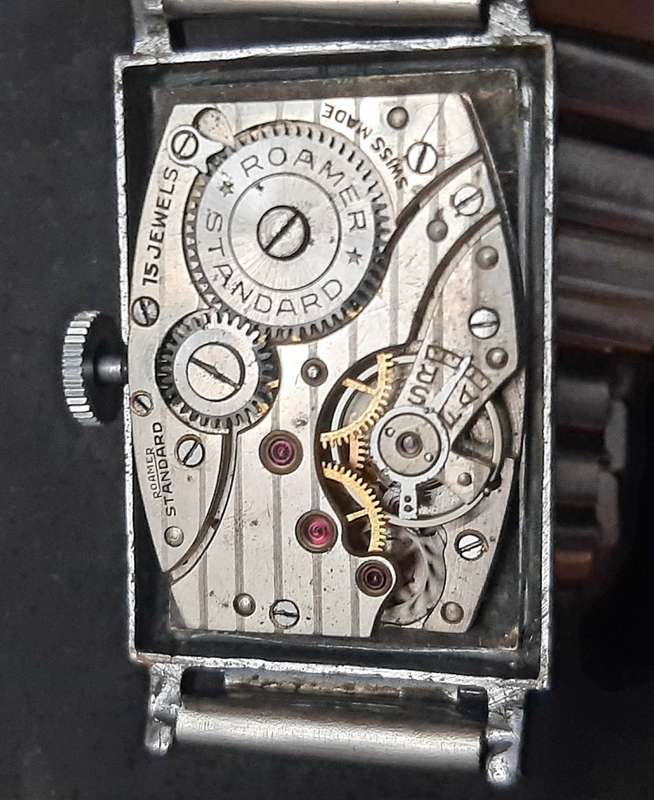 **WW2 : 1940s Roamer 'Standard ' Swiss 15 Jewel Tank Watch w/ Bonklip Bracelet ( TESTED).**