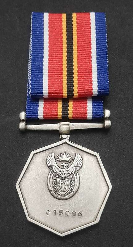 ** 2004 SANDF : General Service Medal w/ Ribbon (Numbered) .**