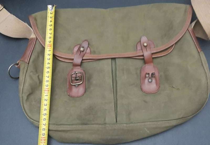1950s British Army Officer's Private-Purchase Haversack with Strap (41cm)