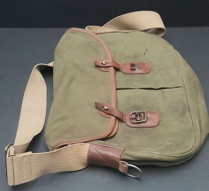 1950s British Army Officer's Private-Purchase Haversack with Strap (41cm)