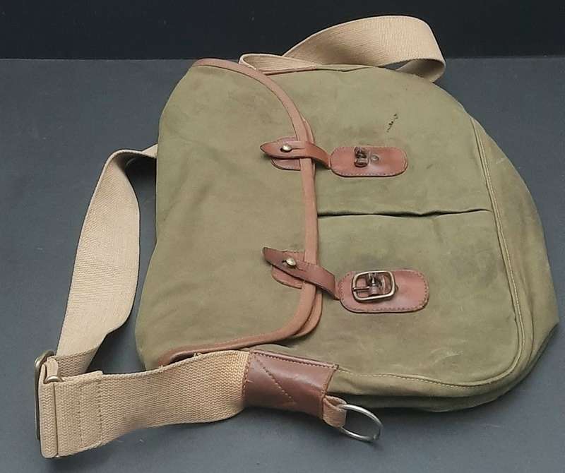 1950s British Army Officer's Private-Purchase Haversack with Strap (41cm)