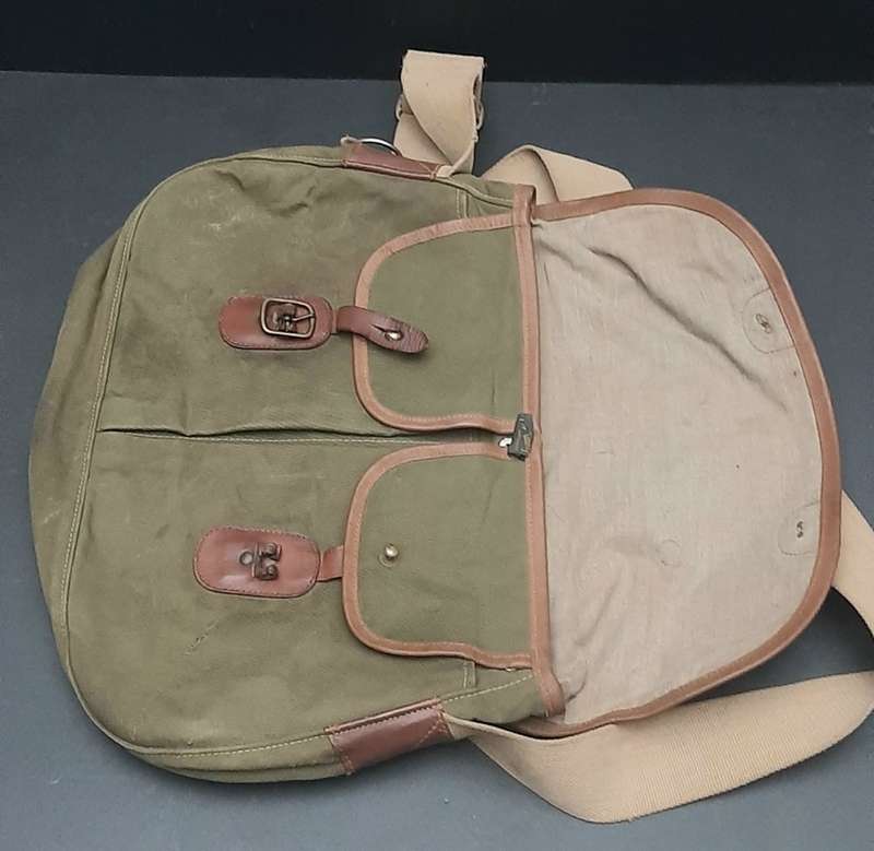1950s British Army Officer's Private-Purchase Haversack with Strap (41cm)