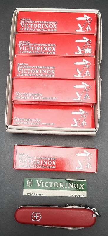 **BID PER ITEM : Victorinox Swiss Army Knife in Box w/ Paperwork ( 8 - Function).**
