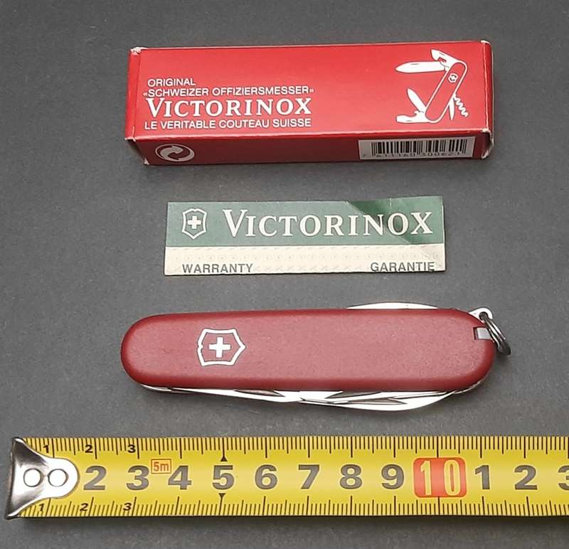 **BID PER ITEM : Victorinox Swiss Army Knife in Box w/ Paperwork ( 8 - Function).**