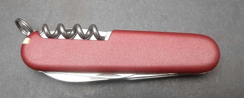 **BID PER ITEM : Victorinox Swiss Army Knife in Box w/ Paperwork ( 8 - Function).**