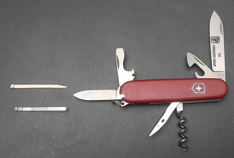 **BID PER ITEM : Victorinox Swiss Army Knife in Box w/ Paperwork ( 8 - Function).**