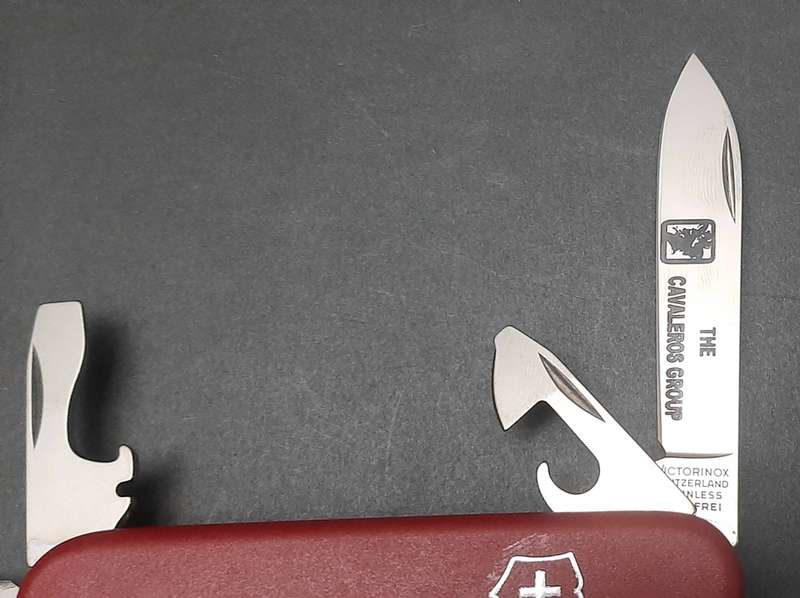 **BID PER ITEM : Victorinox Swiss Army Knife in Box w/ Paperwork ( 8 - Function).**