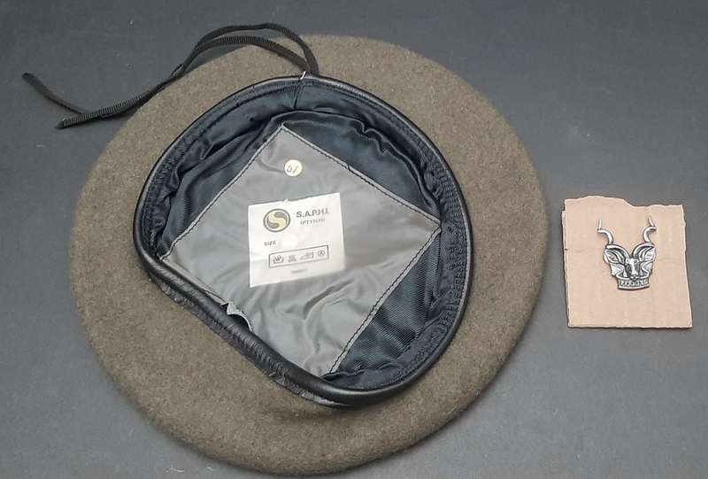**Border War : 1980s SWATF Unissued Area Force Beret w/ Badge #2 (Medium).**