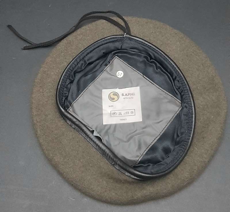 **Border War : 1980s SWATF Unissued Area Force Beret w/ Badge #2 (Medium).**