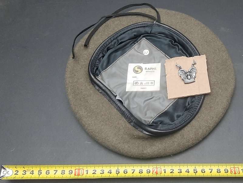 **Border War : 1980s SWATF Unissued Area Force Beret w/ Badge #2 (Medium).**