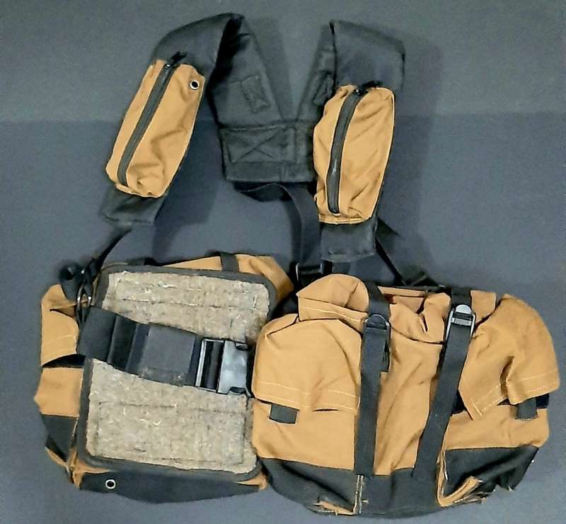 **Border War : 1980s SADF Parachute Nutria Bataleur 90 Webbing Assembly**