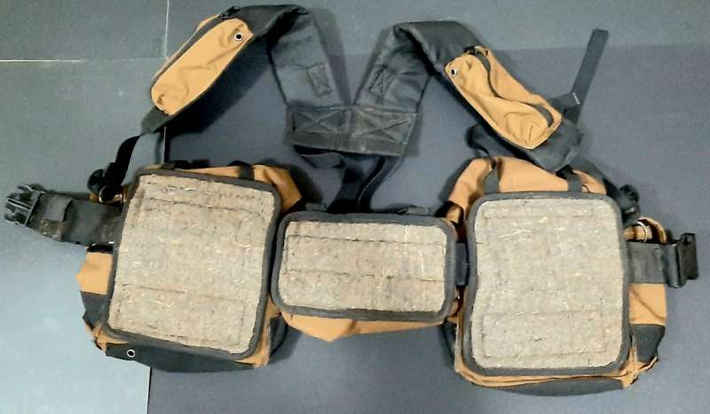 **Border War : 1980s SADF Parachute Nutria Bataleur 90 Webbing Assembly**