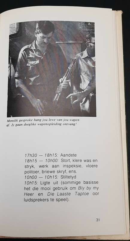 **Border War : 1981 ' Voorwarts Mars ' Hardcover Nat. Service Hardcover Book (Afrikaans 1st Ed.).**