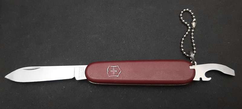 ** 1990s Victorinox 'Swiss Army' Pocket Knife 2-Function .**
