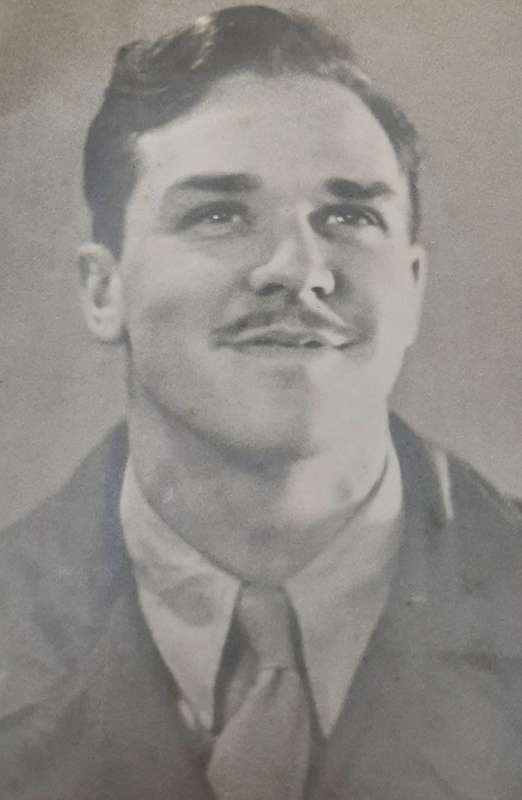 **WW2: U.S. Army Military Policeman B/W Photographic Portrait (21cm x 17cm)**