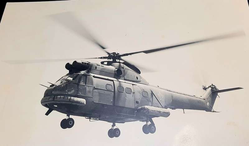 **Border War : 1980s SAAF Super Frelon & Puma Helicopter Colour Photograps x2 **