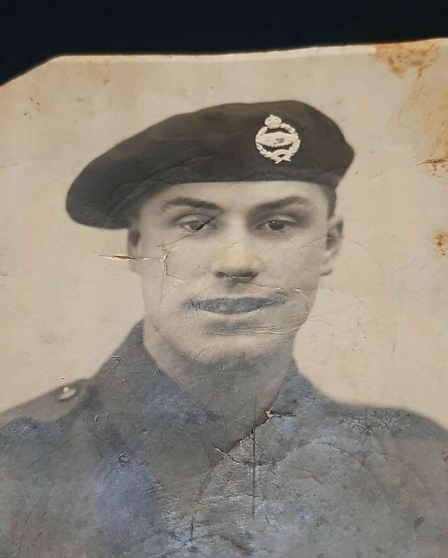 **WW2 : British Army 23rd Armoured Brigade Trooper B/W Portrait Photographs x2 **