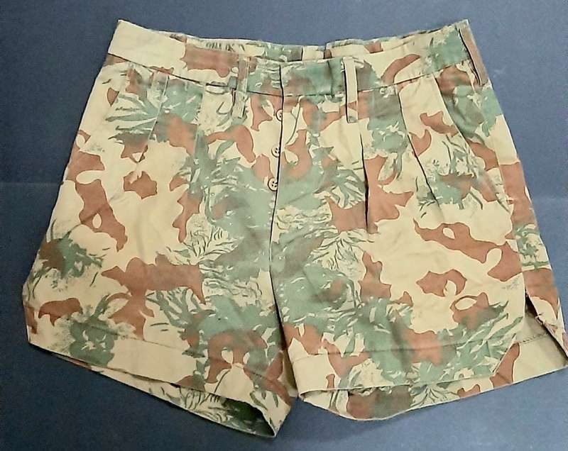 **Border War : 1980s 2nd Pattern Camouflage Shorts 36" (LARGE).**