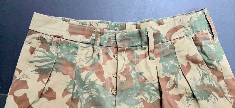 **Border War : 1980s 2nd Pattern Camouflage Shorts 36" (LARGE).**