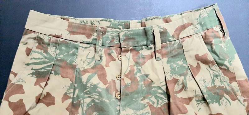**Border War : 1980s 2nd Pattern Camouflage Shorts 36" (LARGE).**