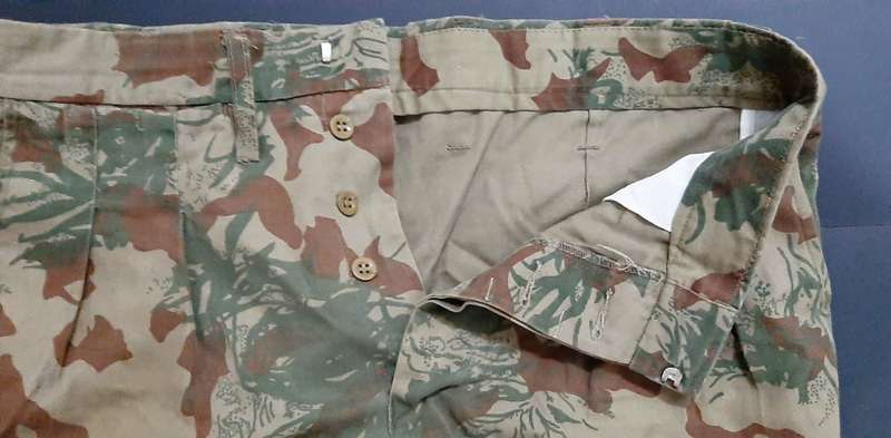 **Border War : 1980s 2nd Pattern Camouflage Shorts 36" (LARGE).**