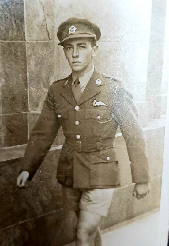 **WW2: SAAF Air Observer Serviceman in Egypt Photograph (Alexandria).**