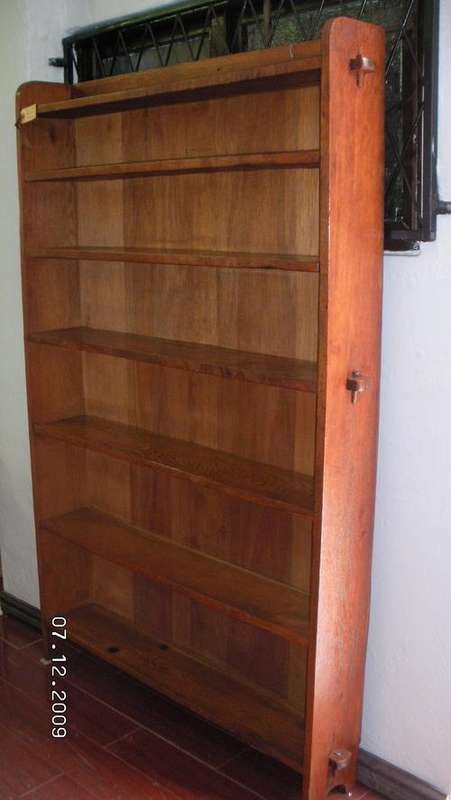 OLD OAK BOOKCASE