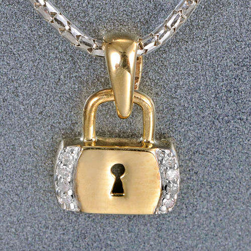 100% REAL, SOLID 10KT YELLOW GOLD NATURAL DIAMONDS PENDANT