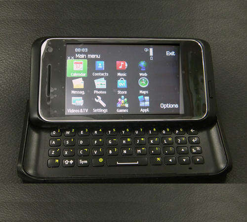 #E7-i Smartphone Dual Sim Dual Standby , Touch Screen , QWERTY keyboard, Bluetooth, Many options