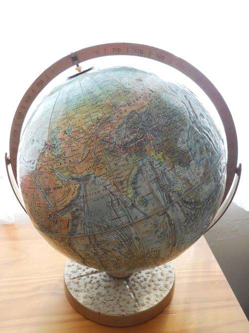 VINTAGE WORLD GLOBE