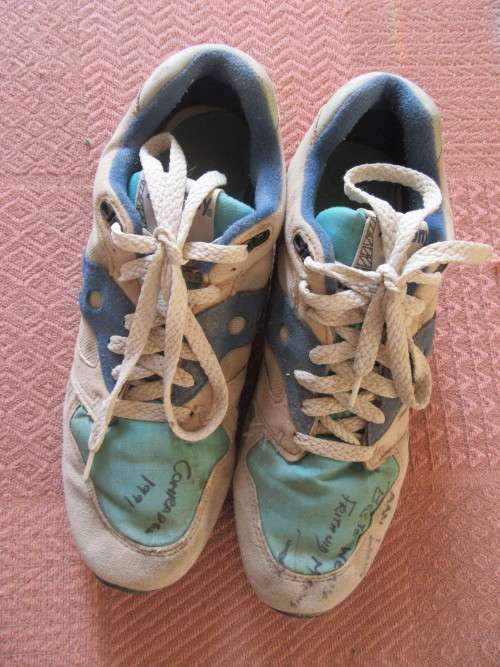 FRITH VAN DER MERWE`S 1991 COMRADES MARATHON RUNNING SHOES