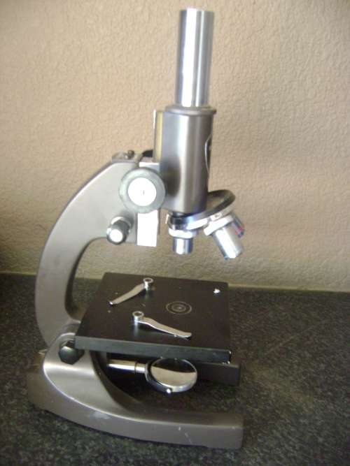 VICKERS MICROSCOPE NO 880579/PAT NO 3,451,739 - MADE IN JAPAN