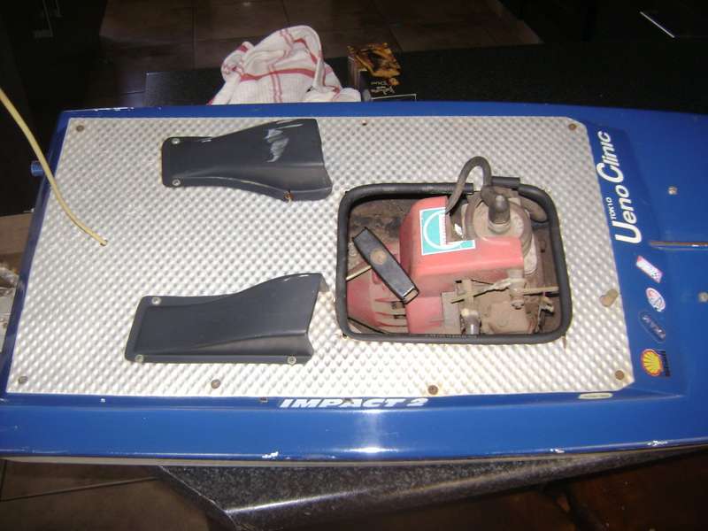 MILDON IMPACT 2 FIBRE GLASS RC RACING BOAT - PETROL DRIVEN