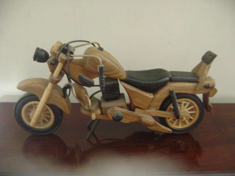 DISPLAY MOTORBIKE MADE OF WOOD