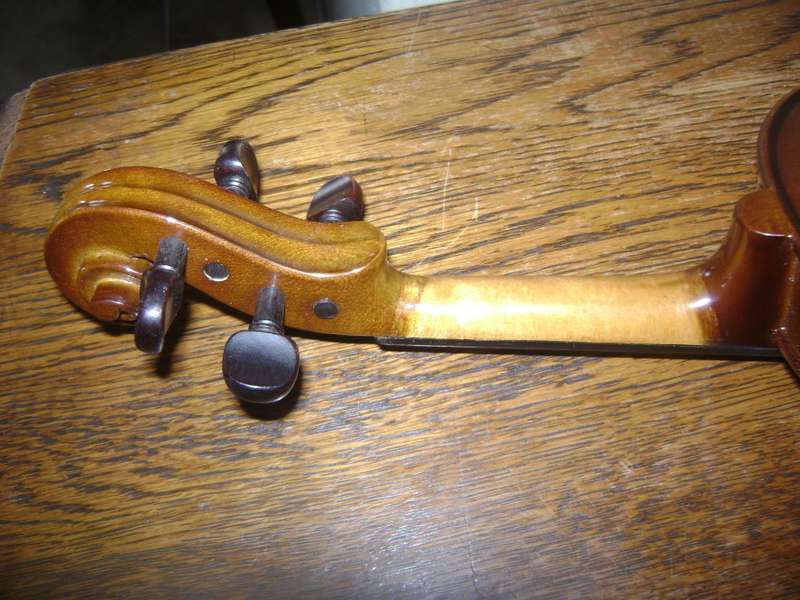 VIOLIN IN CARRY CVASE - STENTER MUSIC CO LTD. - IN GOOD CONDITION