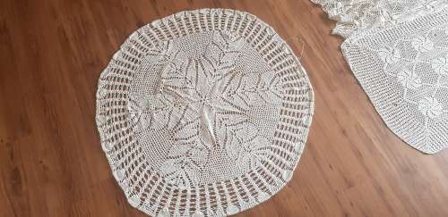 job lot 5x crochet cloths and 2x beadspreads