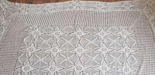job lot 5x crochet cloths and 2x beadspreads