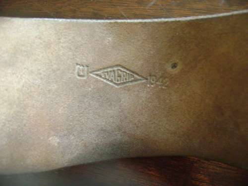 OLD WORLD WAR TWO AMUNITION BELT. - STAMPED 1942