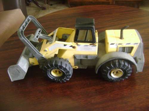LARGE TONKA LOADER TRUCK